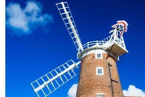 Cley windmill half head RG