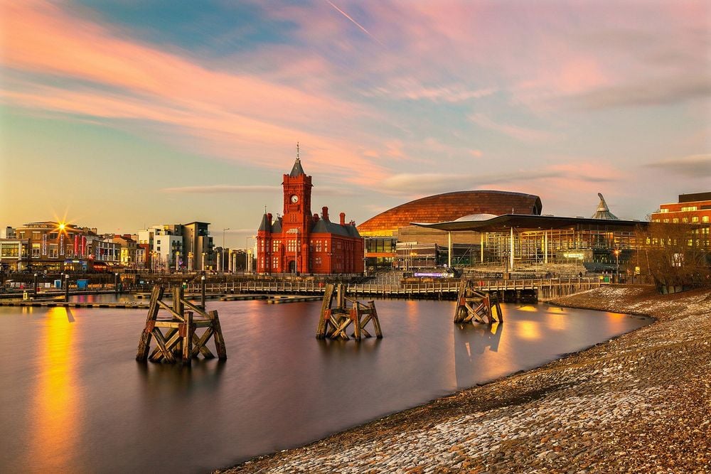 large_stock-photo-cardiff-bay-cardiff-wales-uk-551896534.jpg_b61e76dfd9